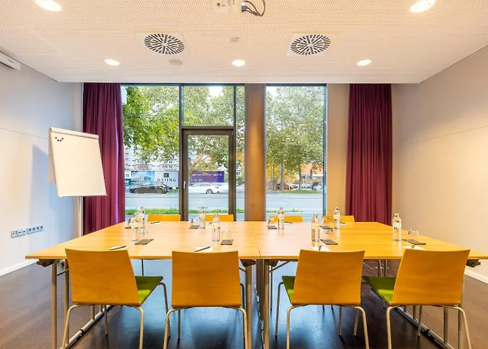 Hotel Plaza Messe 3*