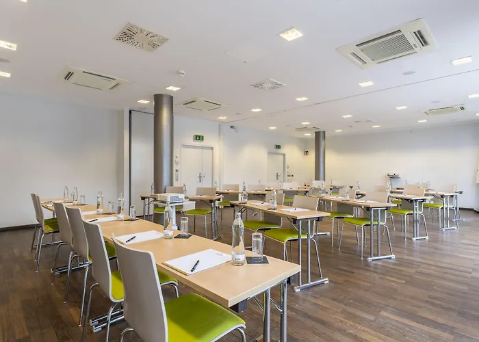 Plaza Messe Hotel 3*