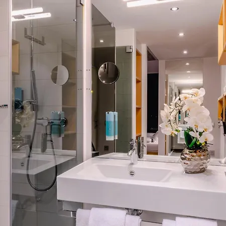 Hotel Roomz - Business Design 4*