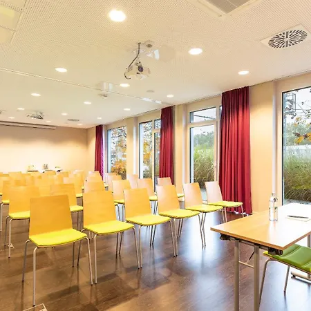 酒店 Plaza Messe 3*