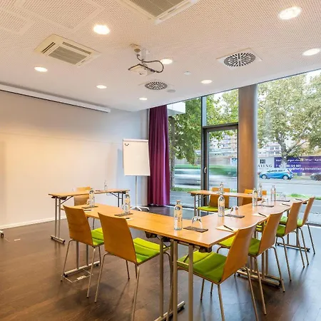 Roomz - Business Design