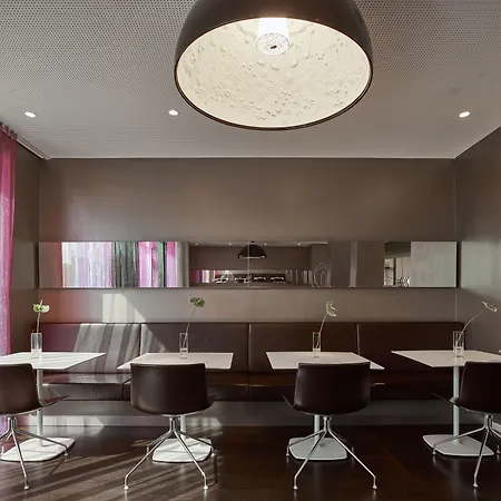 Roomz - Business Design 3*
