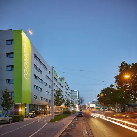 Roomz - Business Design Hotel 3*