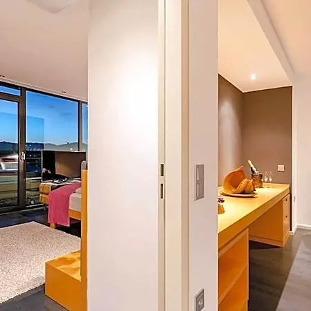 Roomz - Business Design Hotel 3*