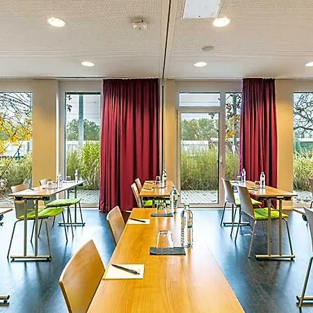 Roomz - Business Design Hotel